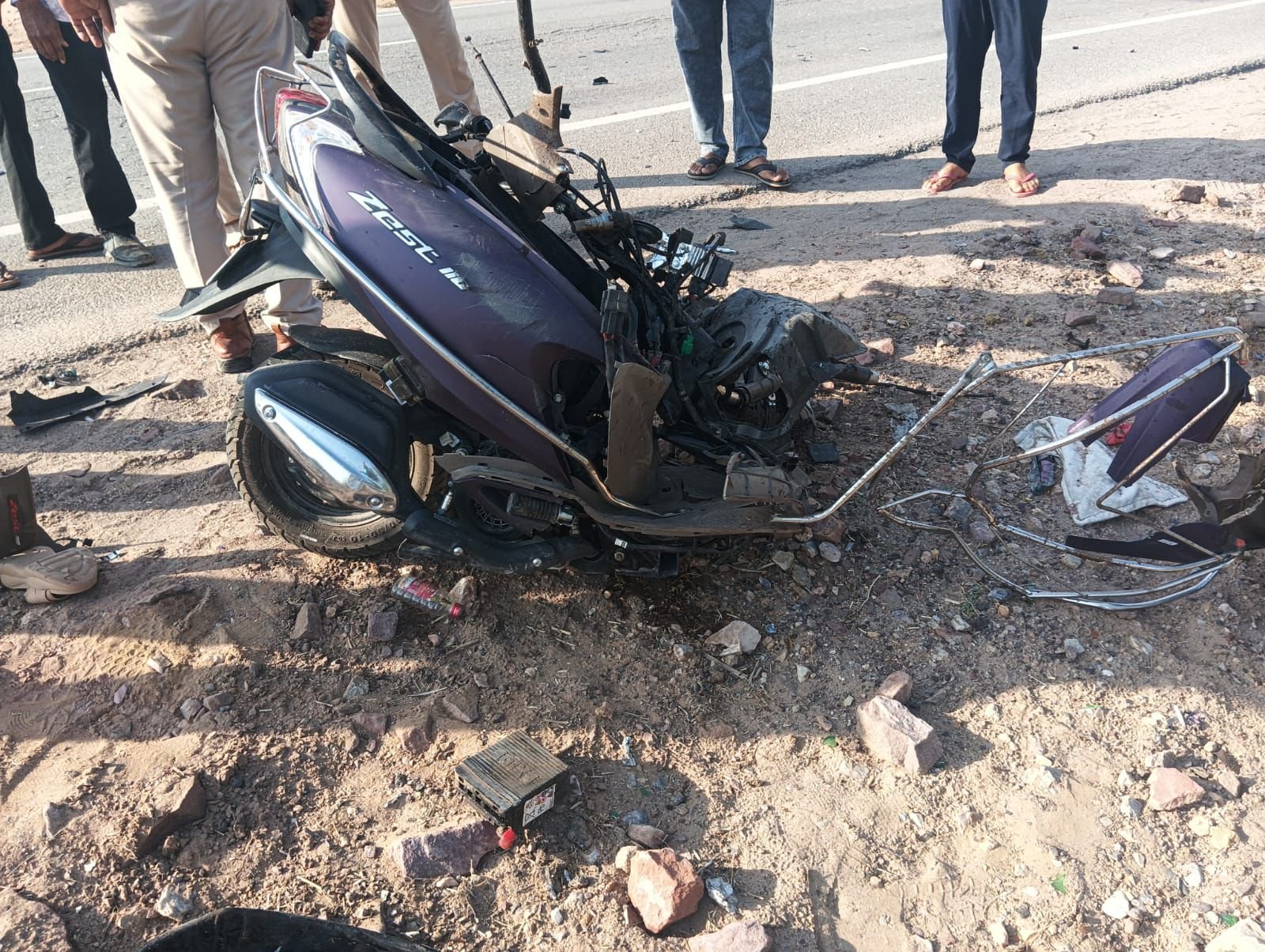 जयपुर रोड पर दर्दनाक हादसा: ट्रक-स्कूटी भिड़ंत में महिला की मौत, चालक फरार