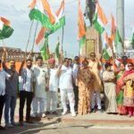 शार्दूल सिंह सर्किल पर गूंजे ‘भारत माता की जय’ के नारे, भाजपा ने किया तिरंगा वितरण